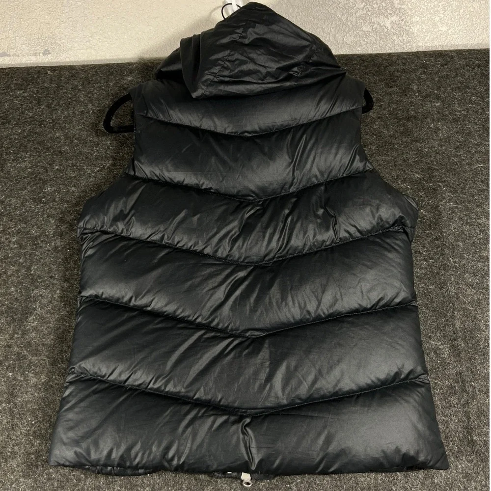 Nike Puffer Vest Womens Medium Black Down Fill Quilted Athletic Hoodie Gorpcore